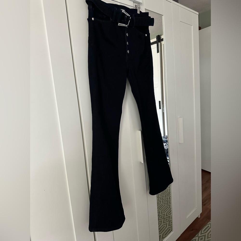 Express Jeans Very Dark Wash Boot Cut Jeans with Belt - Western Women’s 10